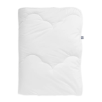 Kołdra „Familon Original Double Duvet“. Kołdry zimowe, 230x210 cm. Jasna biała kołdra w subtelnym minimalistycznym stylu familon
