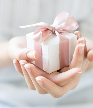 Jakimi prezentami zaskoczyć ukochaną osobę?