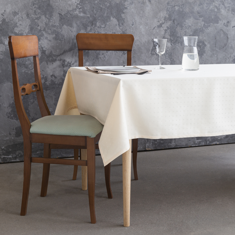 Obrus „Peachy square“. Obrusy bawełniane, 140x240cm, 140x300 cm