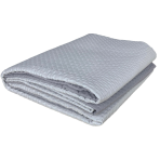 Narzuta „Grey trapuntino Bedspread“. Pledy, 170x250 cm, 200x250 cm. Szara narzuta zdobiona subtelnym kwadratowym wzorem, nadającym tkaninie strukturę. Narzuta „Grey trapuntino Bedspread“. Pledy, 170x250 cm, 200x250 cm. Szara narzuta zdobiona subtelnym kwadratowym wzorem, nadającym tkaninie strukturę.