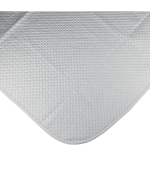 Narzuta „Grey trapuntino Bedspread“. Pledy