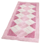 Dywan "Rose Diamond Mosaic Rug", 70x140 cm. Jednolity różowy dywan, ozdobiony po skosie rozmieszczonymi białymi i intensywnie różowymi prostokątami tworzącymi dynamiczny wzór.