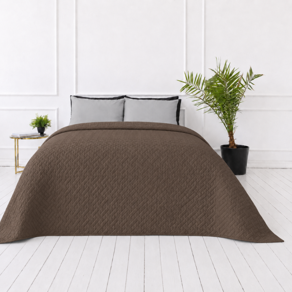 Narzuta „Bedspread Brunette“. Pledy, 210x240 cm. Czekoladowobrązowa narzuta z subtelną geometryczną fakturą Narzuta „Bedspread Brunette“. Pledy, 210x240 cm. Czekoladowobrązowa narzuta z subtelną geometryczną fakturą