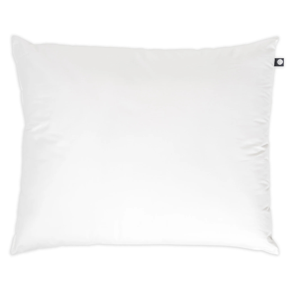 Poduszki „Familon Original Pillow“. Biała poduszka o minimalistycznym designie z miękką powierzchnią familon Poduszki „Familon Original Pillow“. Biała poduszka o minimalistycznym designie z miękką powierzchnią familon
