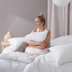 Poduszki „Familon Original Pillow“. Czysta biała poduszka o nowoczesnym i prostym designie familon Poduszki „Familon Original Pillow“. Czysta biała poduszka o nowoczesnym i prostym designie familon