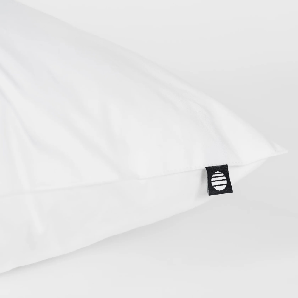 Poduszki „Familon Superior Pillow“. Klasyczna biała minimalistyczna poduszka familon