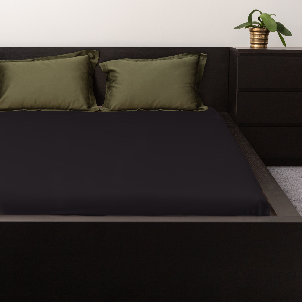 Prześcieradła „Anthracite“, 150x220 cm, 200x220 cm, 220x240 cm. Prześcieradła „Anthracite“, 150x220 cm, 200x220 cm, 220x240 cm.