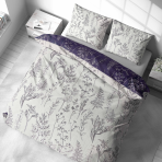 Komplet pościeli „Alkali“. Komplety pościeli 140x200, 140x200 cm, 200x200 cm, 200x220 cm. Designerski botaniczny wzór z liniowymi rysunkami kwiatów w ciemnofioletowym tonie.