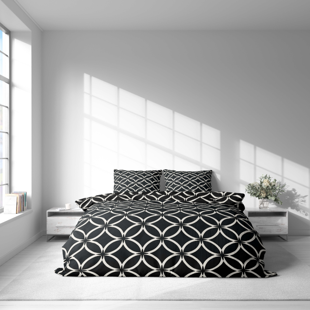 Pościel bawełniana „Black Retro Rings“. Komplety pościeli 200x220, 140x200 cm, 160x200 cm, 200x200 cm, 200x220 cm. Kontrastowy czarno-biały wzór ze stylizowanymi motywami kwiatów