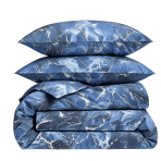Komplet pościeli „Cosmic Blue“. Wzorzysta pościel, 140x200 cm, 150x200 cm, 160x200 cm, 180x200 cm, 200x200 cm, 200x220 cm, 220x240 cm. Komplet pościeli z niebieskim wzorem marmuru i złotymi akcentami.