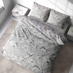 Komplet pościeli "Drizzle". Komplety pościeli 140x200, 140x200 cm, 200x200 cm, 200x220 cm, 220x240 cm. Elegancka szara pościel w ciemniejsze kropki i misterne kwiatowe wzory.