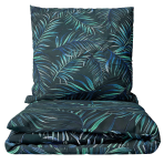 Komplet pościeli „Fern Whisper“. Komplety pościeli 140x200, 140x200 cm, 160x200 cm, 200x200 cm, 200x220 cm, 220x240 cm. Zestaw pościeli w bogatym ciemnozielonym kolorze ozdobiony delikatnymi liśćmi paproci, idealny do spokojnej i inspirowanej naturą sypialni.