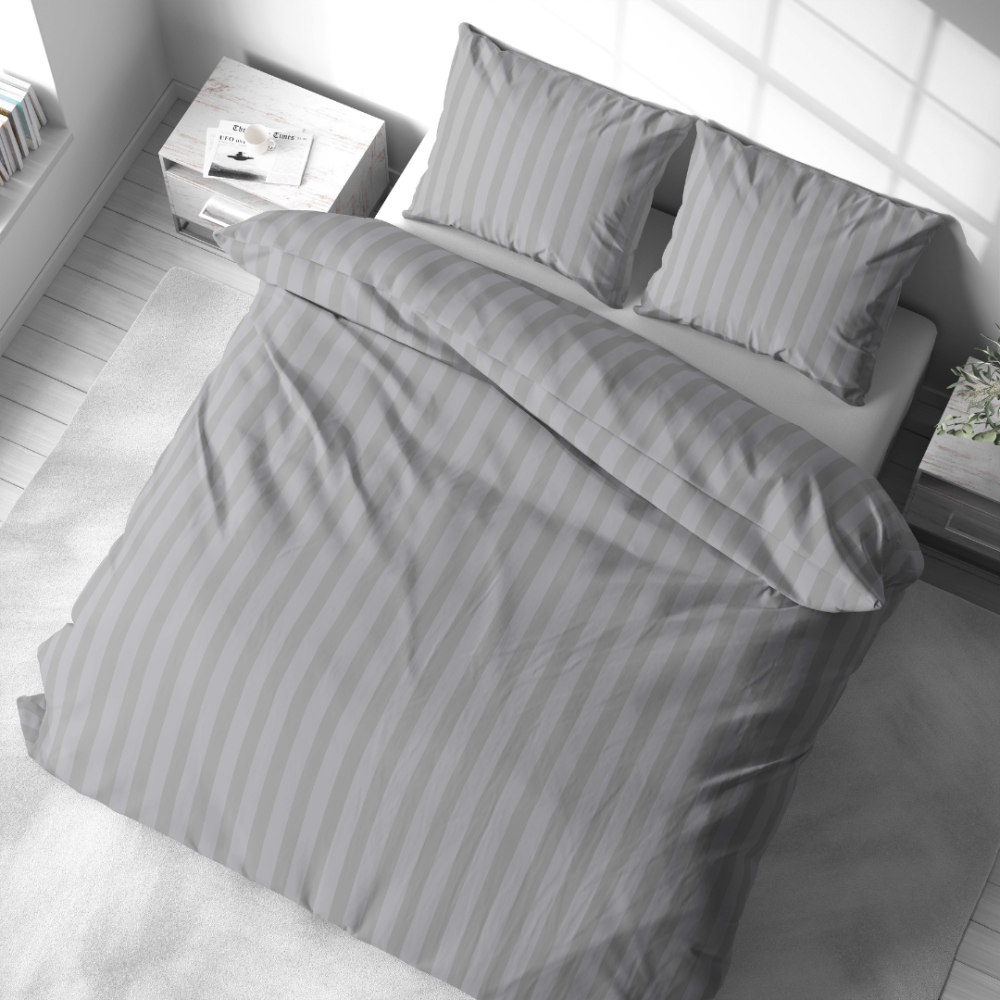 Komplet pościeli „Grey Stripes“. Komplety pościeli 140x200, 140x200 cm, 160x200 cm, 200x200 cm, 200x220 cm. Elegancki szary zestaw pościeli z wzorem w paski, dodający nowoczesny i stylowy akcent twojej sypialni.