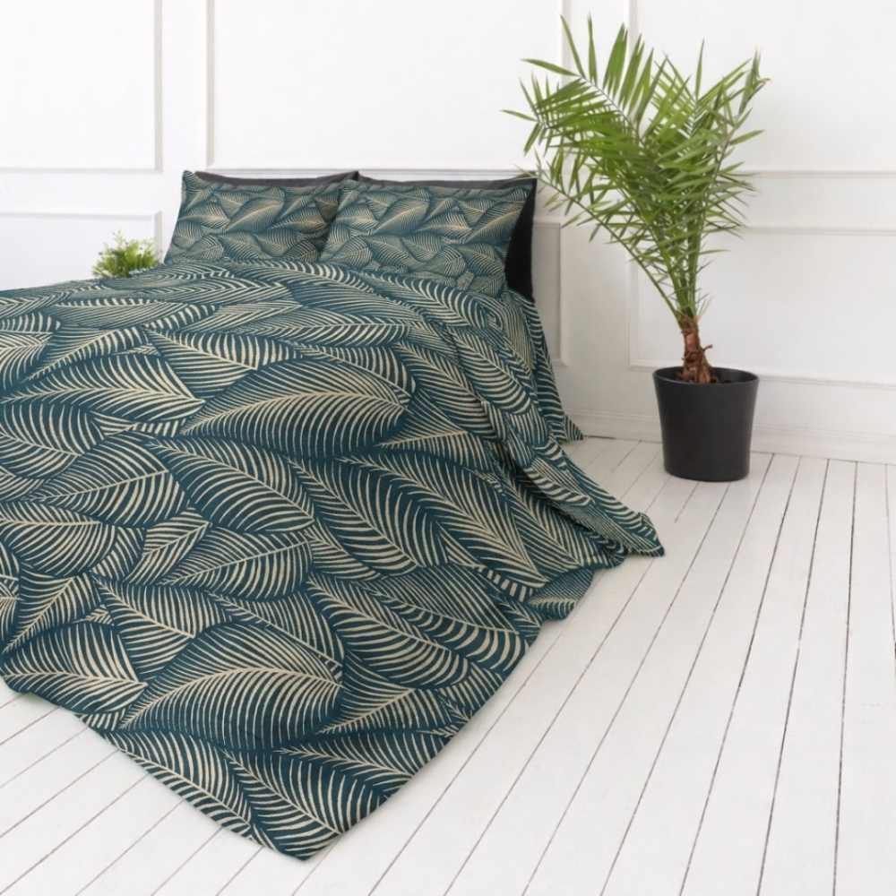 Pościel bawełniana „Infinite Calm“. Zielona pościel, 140x200 cm, 150x200 cm, 160x200 cm, 180x200 cm, 200x200 cm, 200x220 cm, 220x240 cm. Luksusowy ciemnozielony komplet pościeli z połyskującymi motywami liści