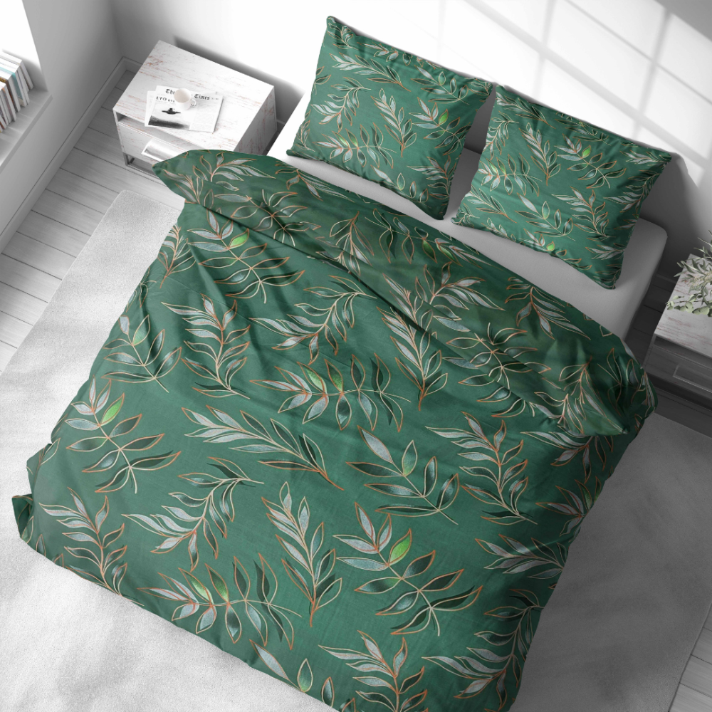 Pościel bawełniana „Jade Leaves“. Pościel bawełniana, 140x200 cm, 200x200 cm, 200x220 cm, 220x240 cm. Kontury i sylwetki liści w złotych i miedzianych kreskach na ciemnozielonym tle.
