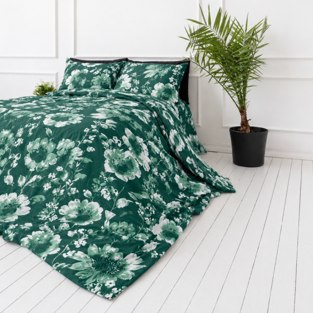 Komplet pościeli „Lush Green“. Zielona pościel, 140x200 cm, 150x200 cm, 160x200 cm, 180x200 cm, 200x200 cm, 200x220 cm, 220x240 cm. Połączenie zielonej i białej barwy nadaje świeżości i czystości, a kwiatowy wzór dodaje radosności. Komplet pościeli „Lush Green“. Zielona pościel, 140x200 cm, 150x200 cm, 160x200 cm, 180x200 cm, 200x200 cm, 200x220 cm, 220x240 cm. Połączenie zielonej i białej barwy nadaje świeżości i czystości, a kwiatowy wzór dodaje radosności.