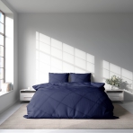 Komplet pościeli "Navy". Pościel hotelowa, 140x200 cm, 200x200 cm, 200x220 cm, 220x240 cm. Kojący ciemnoniebieski zestaw pościeli zapewniający spokojną atmosferę w sypialni.