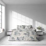Komplet pościeli „Toile De Jouy Classic“. Komplety pościeli 140x200, 140x200 cm, 200x200 cm, 200x220 cm. Zestaw zdobi klasyczny motyw “toile” – grupy ciemnoniebieskich rysunków na jasnym tle, uwypuklające elementy architektury i przyrody.