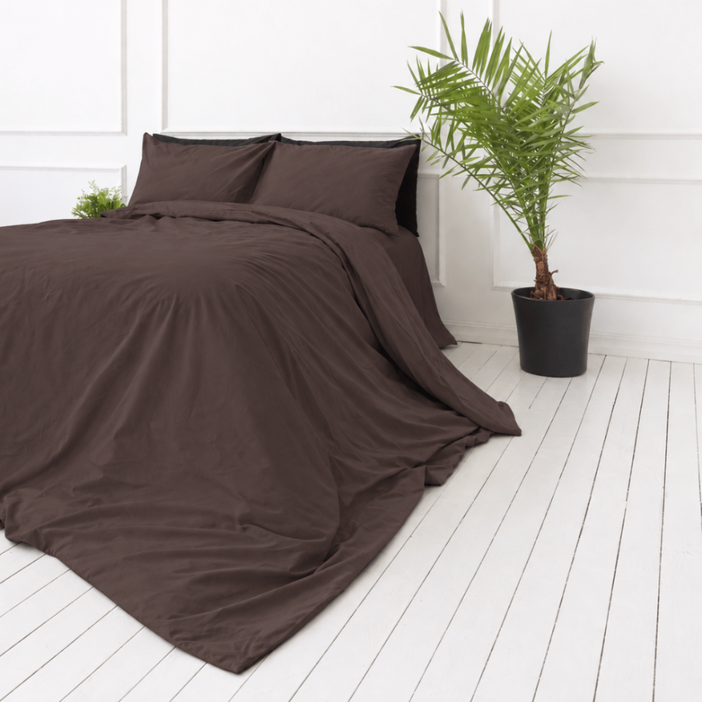 Pościel perkal „Brown Percale“. Pościel 150x200, 140x200 cm, 150x200 cm, 160x200 cm, 180x200 cm, 200x200 cm, 200x220 cm, 220x240 cm. Jednokolorowe czekoladowobrązowe poszewki na poduszki.