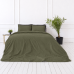 Pościel perkal „Moss Green Percale“. Pościel 150x200, 140x200 cm, 150x200 cm, 160x200 cm, 180x200 cm, 200x200 cm, 200x220 cm, 220x240 cm. Jednokolorowe oliwkowozielone poszewki na poduszki.