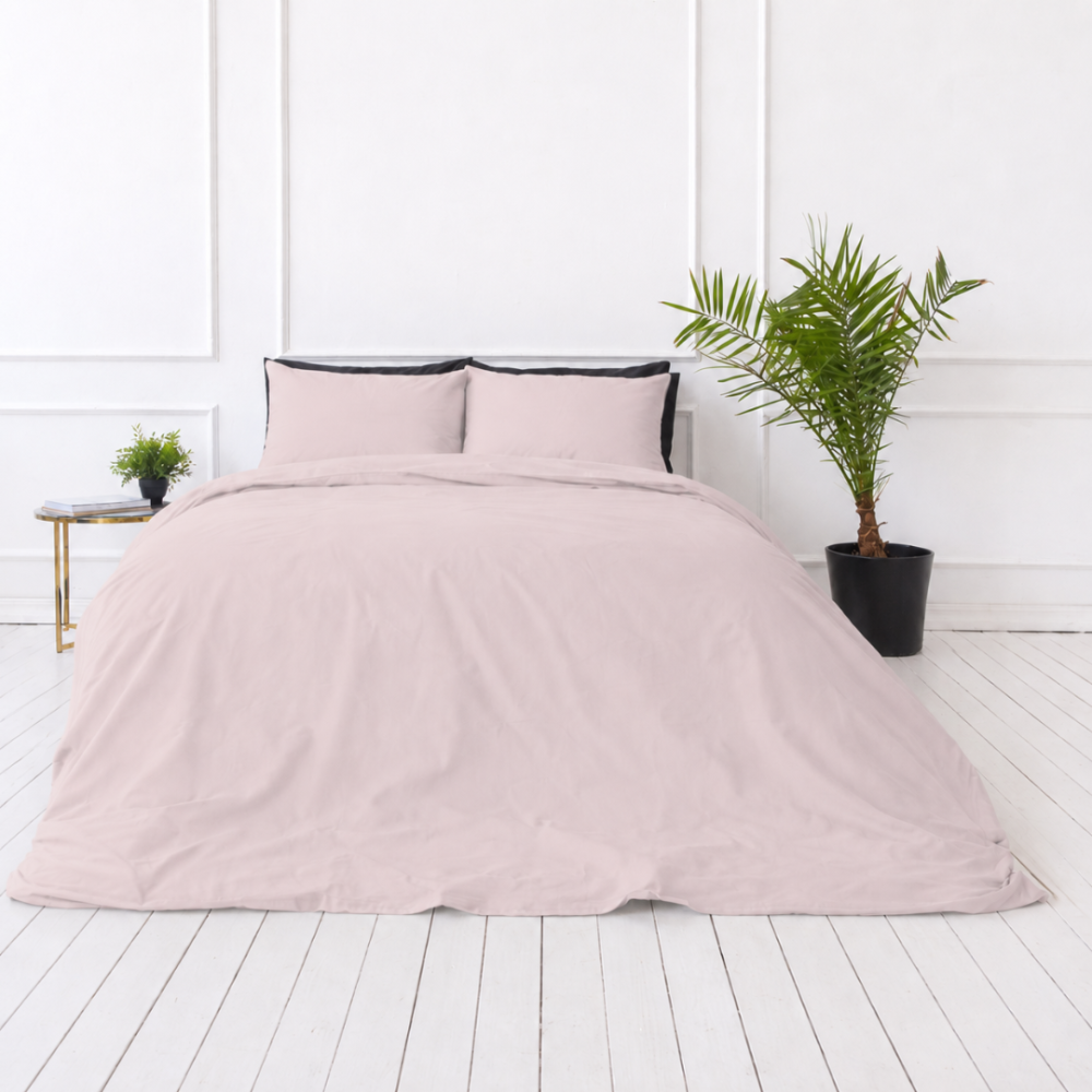 Pościel perkal „Shell Percale“. Pościel jednokolorowa, 140x200 cm, 150x200 cm, 160x200 cm, 180x200 cm, 200x200 cm, 200x220 cm, 220x240 cm. Delikatny różowy jednolity komplet pościeli o kobiecim charakterze.