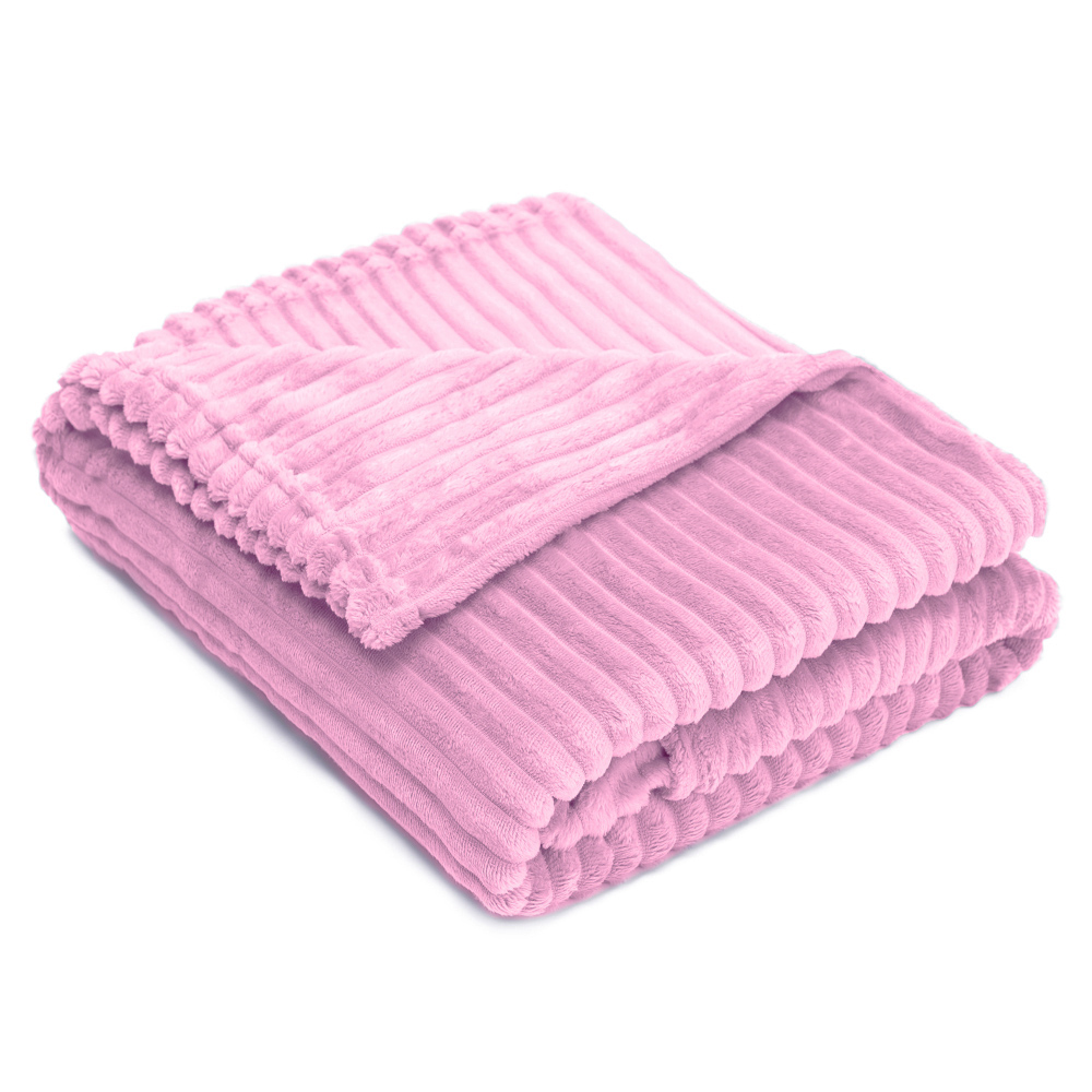 Pled „Marshmallow Lily fleece blanket“. Pledy, 200x220 cm. Miękki różowy koc z fioletowym odcieniem