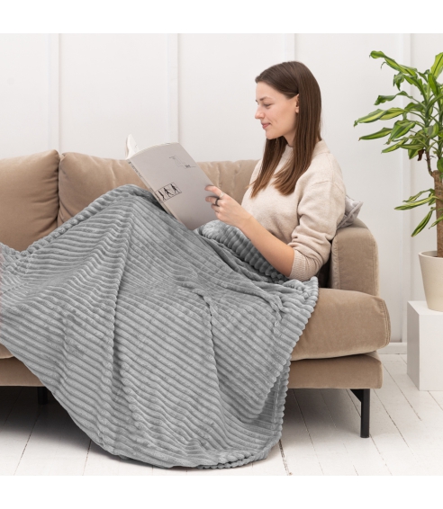 Pled „Steel Tint fleece blanket“. Pledy