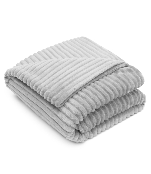 Pled „Steel Tint fleece blanket“. Pledy