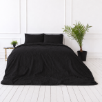 Pościel satyna bawełniana PREMIUM "Black Stripe Sateen“. Wzorzysta pościel, 140x200 cm, 200x200 cm. Klasyczna czarna pościel z cienkimi pionowymi prążkami. Pościel satyna bawełniana PREMIUM "Black Stripe Sateen“. Wzorzysta pościel, 140x200 cm, 200x200 cm. Klasyczna czarna pościel z cienkimi pionowymi prążkami.