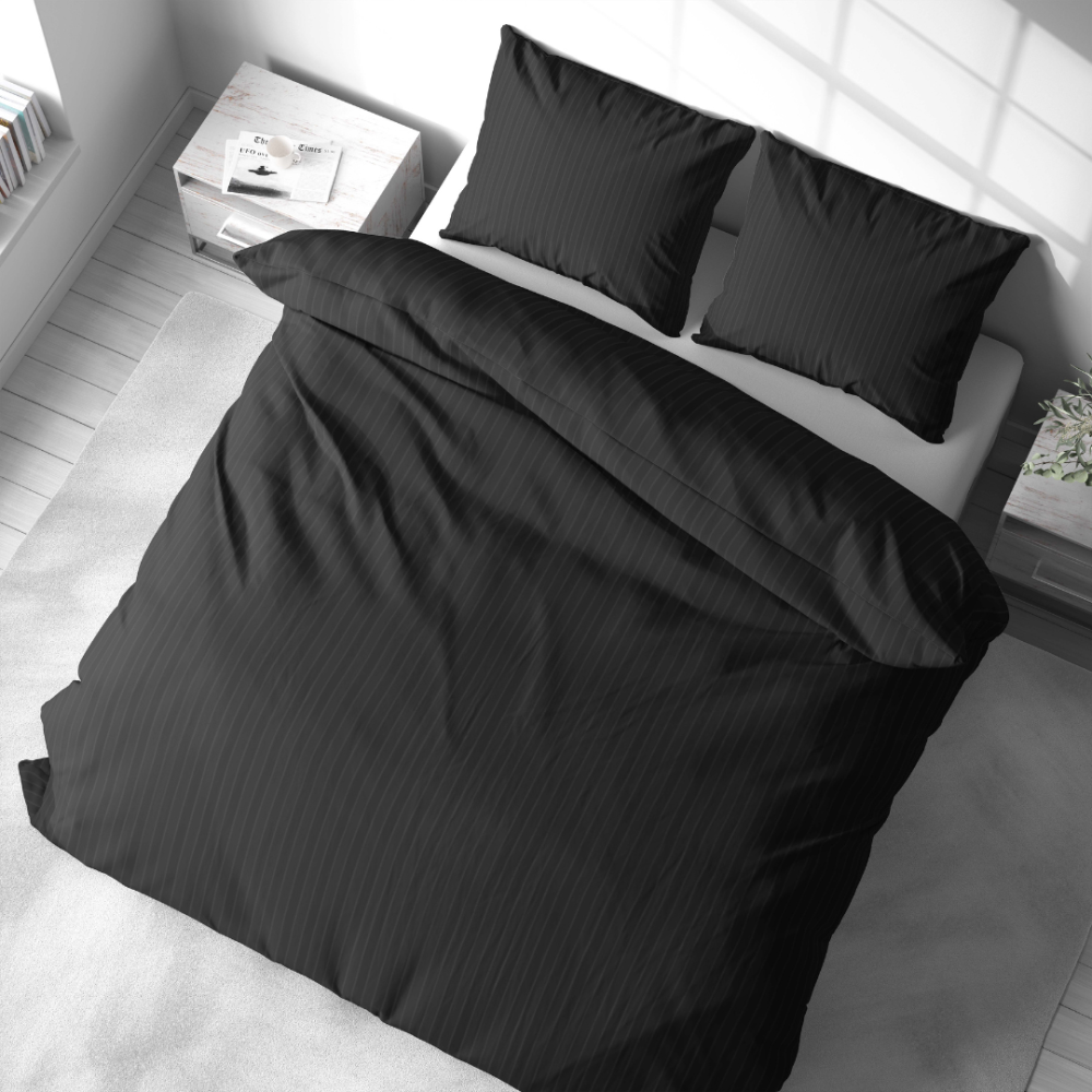 Pościel satyna bawełniana PREMIUM "Black Stripe Satin“. Pościel Satynowa Premium, 140x200 cm, 200x200 cm. Klasyczna czarna pościel z cienkimi pionowymi prążkami.