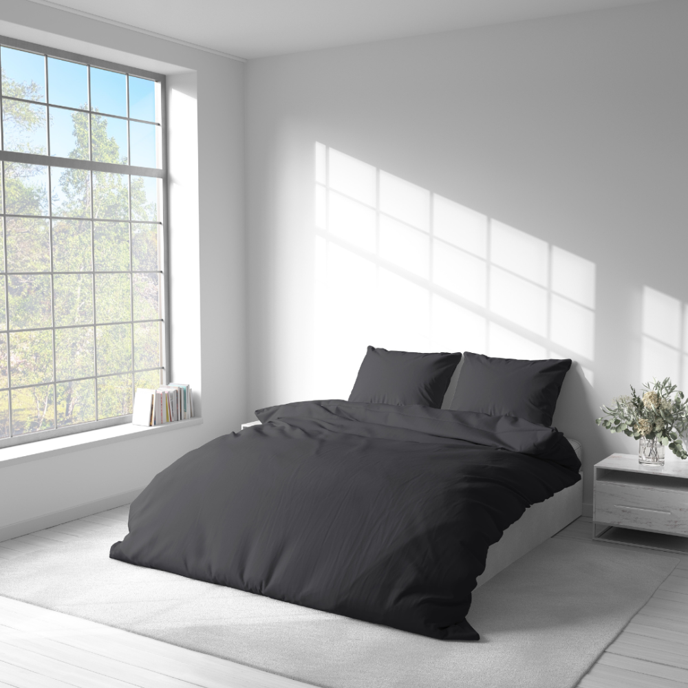 Pościel satyna bawełniana PREMIUM "Graphite Satin“. Pościel Satynowa Premium, 140x200 cm, 200x200 cm, 200x220 cm. Nowoczesny jednolity komplet pościeli w ciemnoszarym kolorze.