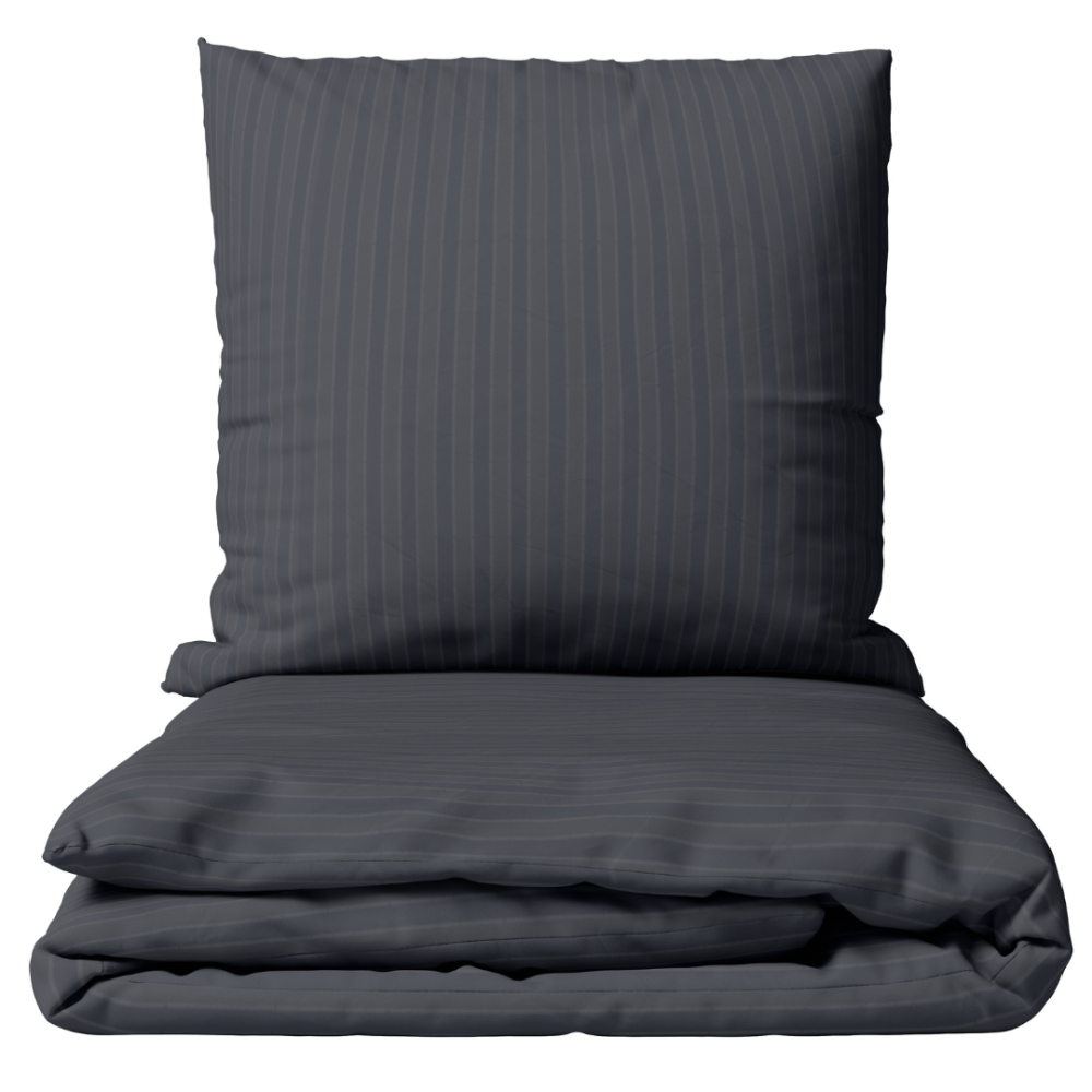 Pościel satyna bawełniana PREMIUM "Graphite Stripe Satin“. Pościel Satynowa Premium, 140x200 cm, 200x200 cm. Komplet pościeli w ciemnoszarym kolorze z delikatnymi prążkami.