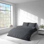Pościel satyna bawełniana PREMIUM "Graphite Stripe Satin“. Pościel Satynowa Premium, 140x200 cm, 200x200 cm. Nowoczesny pasiasty wzór w głębokim szarym odcieniu.