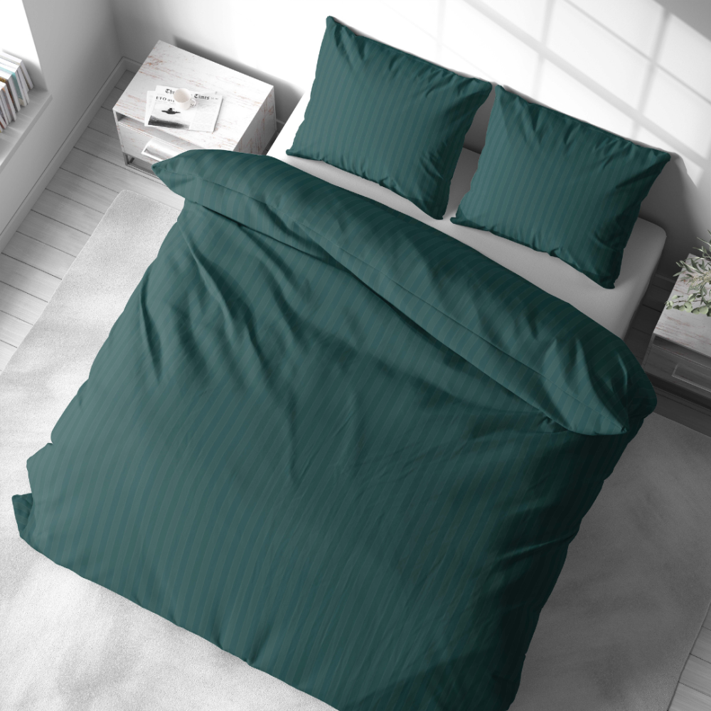 Pościel satyna bawełniana PREMIUM "Green Stripe Satin“. Pościel Satynowa Premium, 140x200 cm, 200x200 cm. Luksusowy komplet pościeli w głębokiej zieleni z cienkimi prążkami.