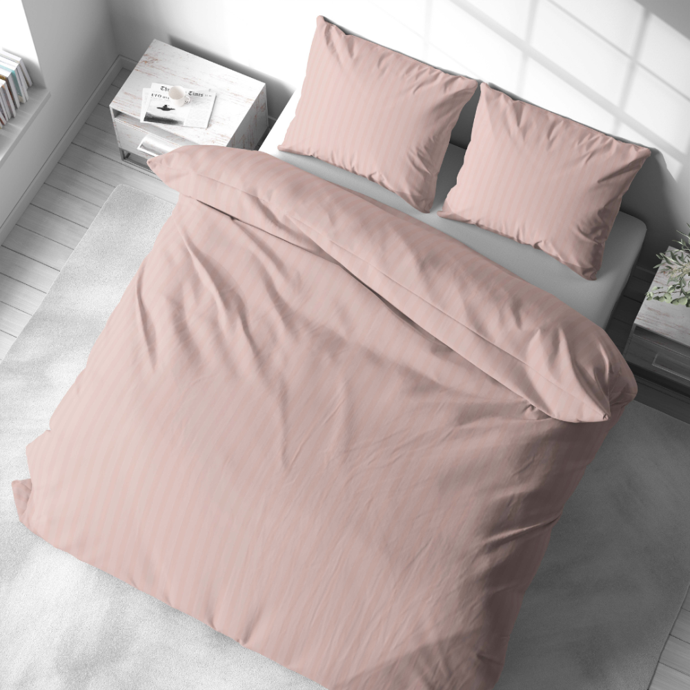 Pościel satyna bawełniana PREMIUM "Peachy Stripe Satin“. Pościel Satynowa Premium, 140x200 cm, 200x200 cm. Luksusowa pościel w pastelowym brzoskwiniowym odcieniu z wąskimi prążkami.