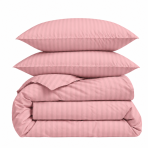 Pościel satyna bawełniana PREMIUM „Seashell Pink Stripe Sateen“. Pościel z mako satyny, 140x200 cm, 150x200 cm, 160x200 cm, 180x200 cm, 200x200 cm, 200x220 cm, 220x240 cm. Różowo-koralowy pasiasty komplet pościeli gaišā, mierīgā interjerā