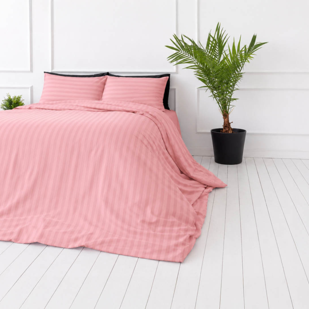 Pościel satyna bawełniana PREMIUM „Seashell Pink Stripe Sateen“. Pościel 150x200, 140x200 cm, 150x200 cm, 160x200 cm, 180x200 cm, 200x200 cm, 200x220 cm, 220x240 cm. Pościel w koralowo-różowym odcieniu z subtelnymi satynowymi paskami Pościel satyna bawełniana PREMIUM „Seashell Pink Stripe Sateen“. Pościel 150x200, 140x200 cm, 150x200 cm, 160x200 cm, 180x200 cm, 200x200 cm, 200x220 cm, 220x240 cm. Pościel w koralowo-różowym odcieniu z subtelnymi satynowymi paskami