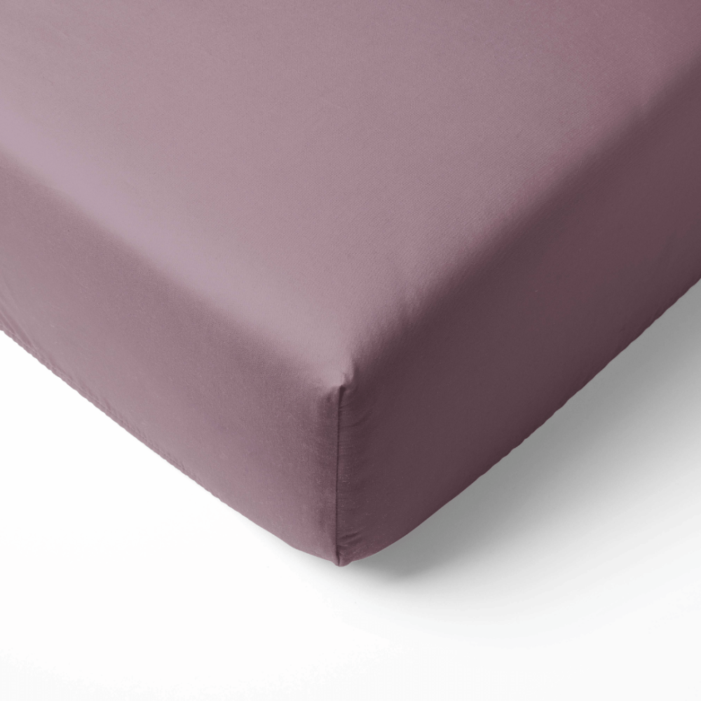 Prześcieradło Satynowe bez gumki „Grape Sateen“, 150x220 cm, 200x220 cm, 220x240 cm.. Prześcieradło bez gumki w kolorze popielatego różu z subtelnym szarawym podtonem.