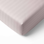 Prześcieradło Satynowe bez gumki „Seashell Pink Stripe Satin flat sheet“, 150x220 cm, 200x220 cm, 220x240 cm.. Pastelowe koraloworóżowe prześcieradło z subtelnymi paskami