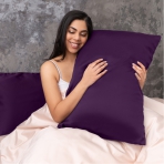 Jedwabna poszewka na poduszkę „Heather“. Jedwabna poszewka na poduszkę. Elegancka ciemnofioletowa jedwabna poszewka na poduszkę, zaprojektowana tak, aby była miękka i gładka, zapewniając luksusowe uczucie i wspaniały nocny odpoczynek.