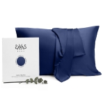 Jedwabna poszewka na poduszkę „Indigo“. Poszewki na poduszki 50x60. Granatowa jedwabna poszewka na poduszkę, gładka i elegancka, zaprojektowana z myślą o chłodnym i luksusowym śnie. Jedwabna poszewka na poduszkę „Indigo“. Poszewki na poduszki 50x60. Granatowa jedwabna poszewka na poduszkę, gładka i elegancka, zaprojektowana z myślą o chłodnym i luksusowym śnie.