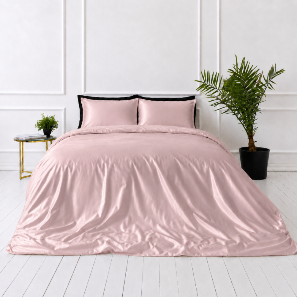Komplet pościeli jedwabnej "Antico Silk". Pościel jednokolorowa, 200x220 cm. Delikatnie różowa pościel jedwabna o gładkim i błyszczącym designie Komplet pościeli jedwabnej "Antico Silk". Pościel jednokolorowa, 200x220 cm. Delikatnie różowa pościel jedwabna o gładkim i błyszczącym designie