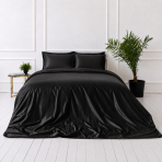 Komplet pościeli jedwabnej "Onyx Silk". Pościel jednokolorowa, 200x220 cm. Elegancki czarny jedwabny komplet pościeli z bogatym połyskiem i gładką powierzchnią. Komplet pościeli jedwabnej "Onyx Silk". Pościel jednokolorowa, 200x220 cm. Elegancki czarny jedwabny komplet pościeli z bogatym połyskiem i gładką powierzchnią.