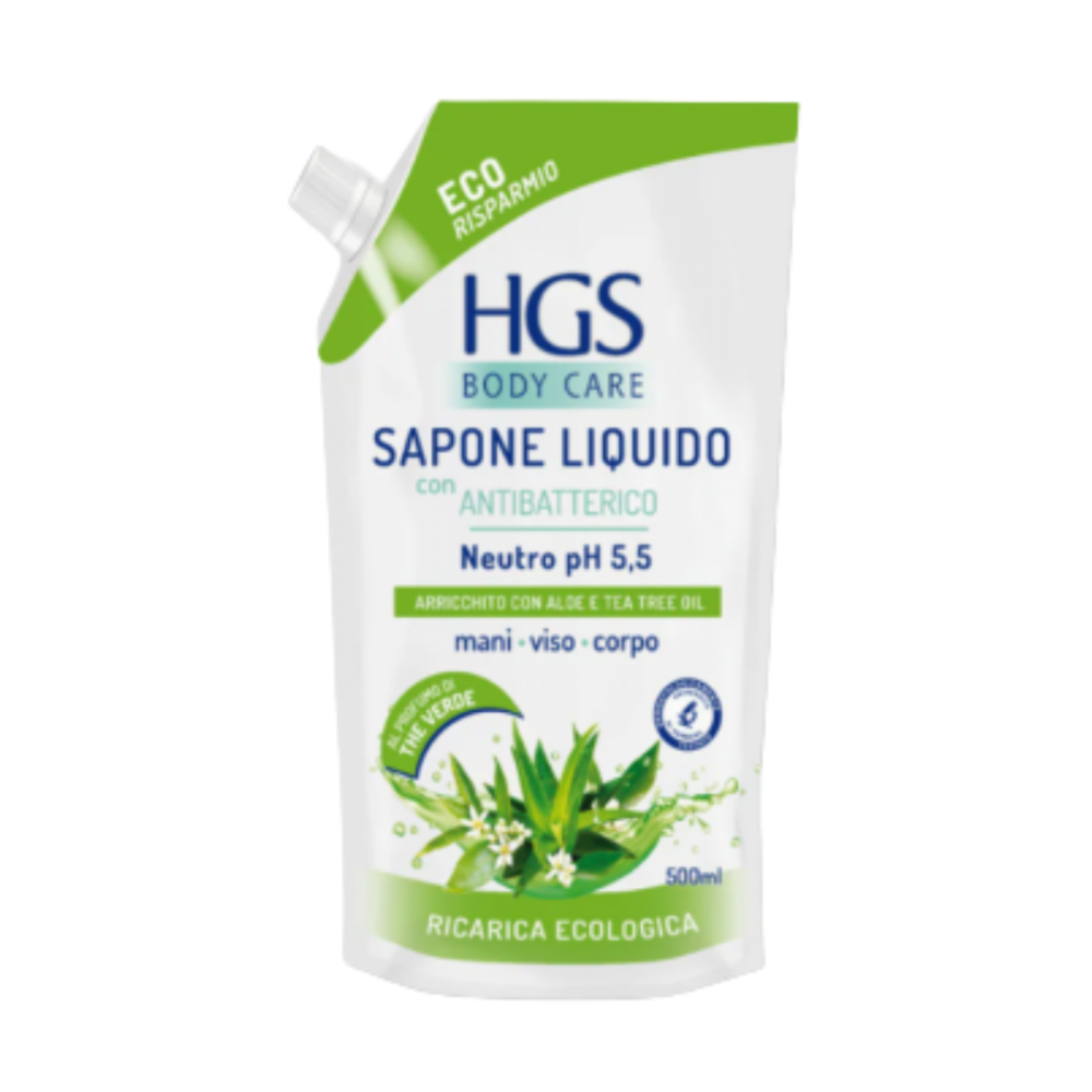 Mydło w płynie "HGS liquid soap". Mydło. Mydło w płynie hgs w przezroczystej butelce na umywalkos krańcu obok ręcznika