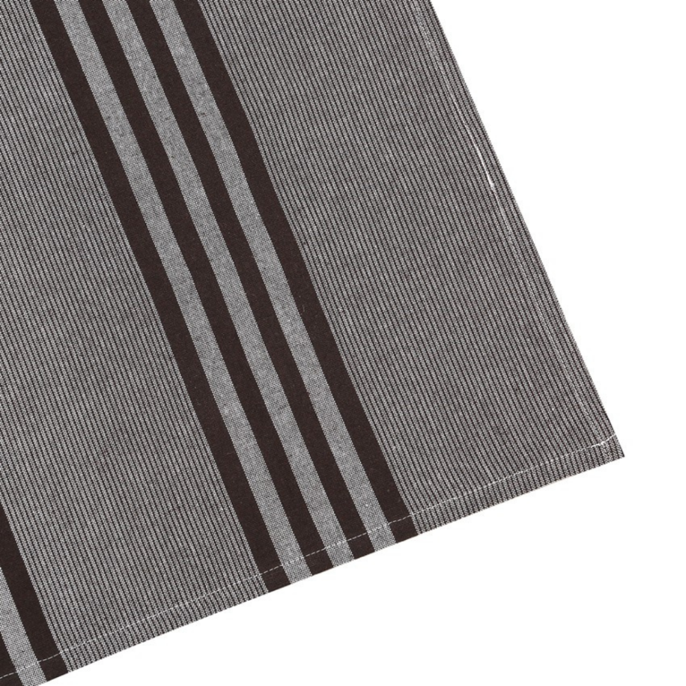 Ściereczki kuchenne „Urban Kitchen Towel“. Ręczniki kuchenne. Szarobrązowa ściereczka kuchenna z kontrastowym wzorem w paski Ściereczki kuchenne „Urban Kitchen Towel“. Ręczniki kuchenne. Szarobrązowa ściereczka kuchenna z kontrastowym wzorem w paski