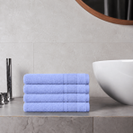Ręcznik łazienkowy „Royal Lilac towel“, 70x140 cm. Delikatnie niebieski ręcznik kąpielowy z dekoracyjnym pasiastym wykończeniem. Ręcznik łazienkowy „Royal Lilac towel“, 70x140 cm. Delikatnie niebieski ręcznik kąpielowy z dekoracyjnym pasiastym wykończeniem.