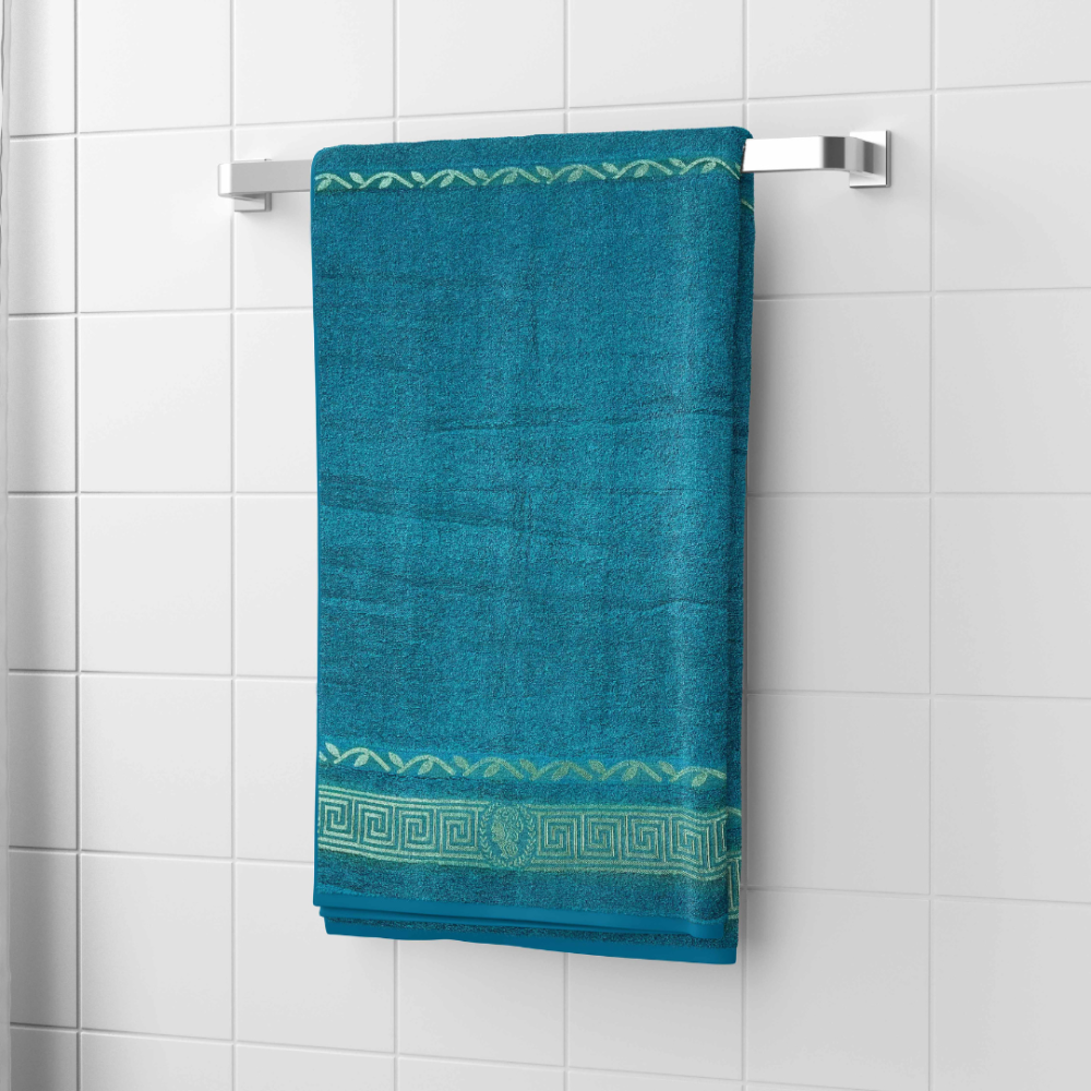Ręcznik łazienkowy „Teal olympian“. Ręczniki, 50x100 cm, 70x140 cm. Elegancki turkusowy ręcznik, tworzący przytulną i luksusową atmosferę w łazience.